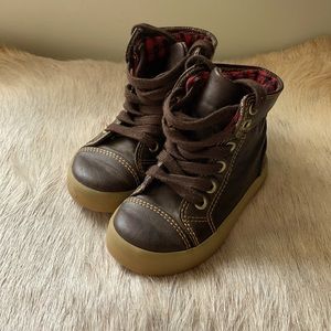 Toddler Boys shoes size 6